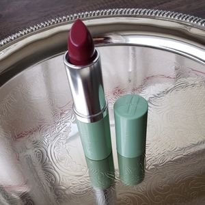 Clinique Different Lipstick
